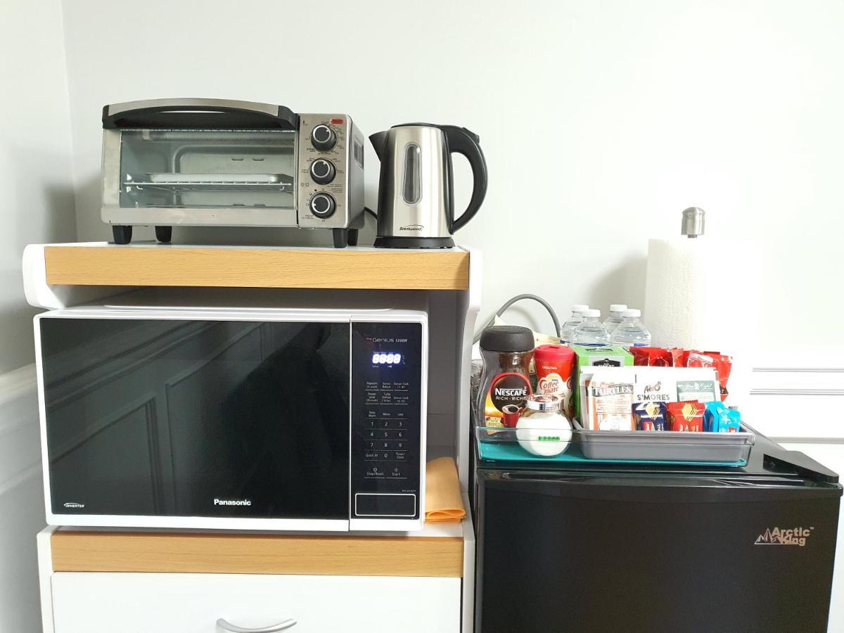 A Home Away トロント エクステリア 写真